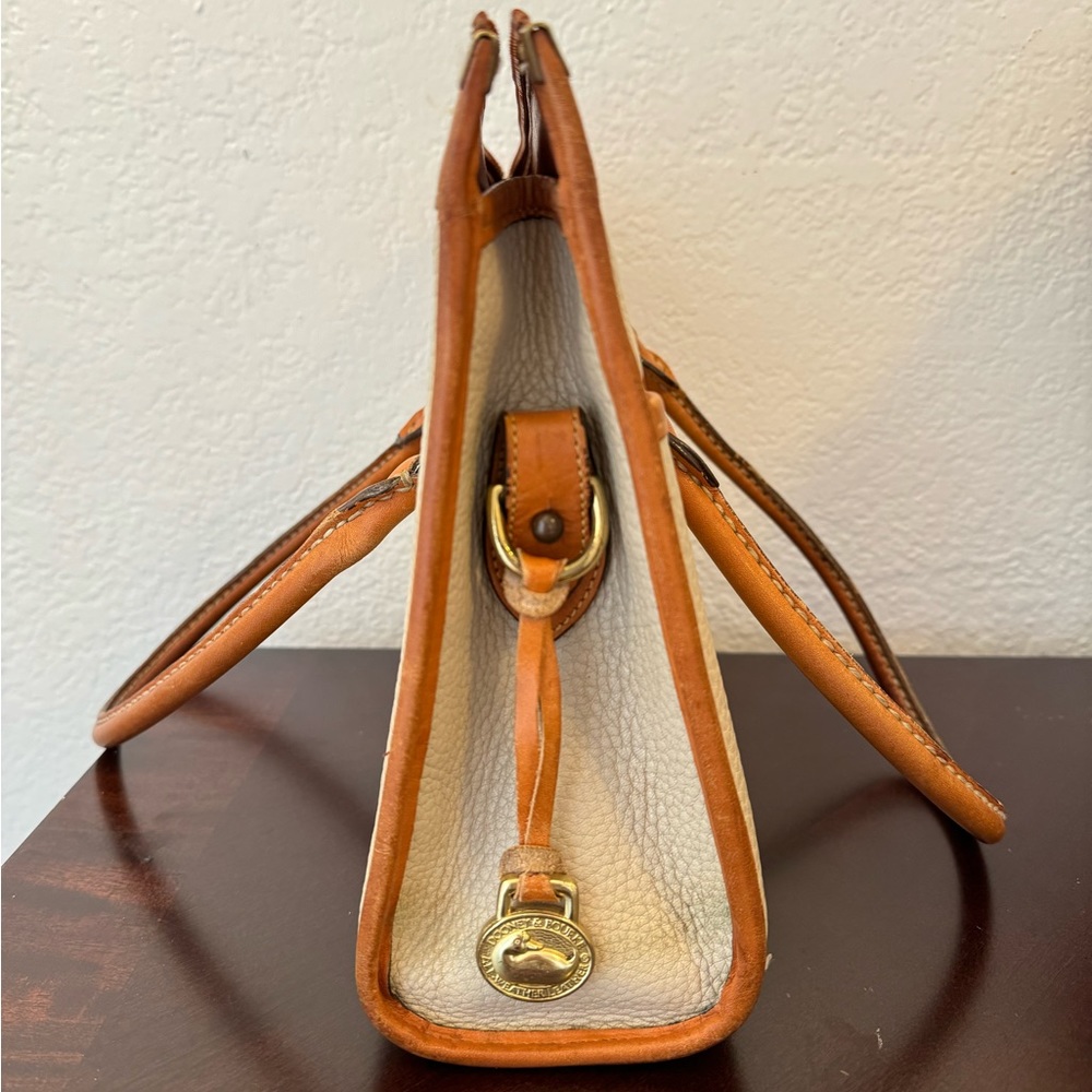 Vintage Dooney & Bourke Pebbled Leather Purse - Picture 4 of 9